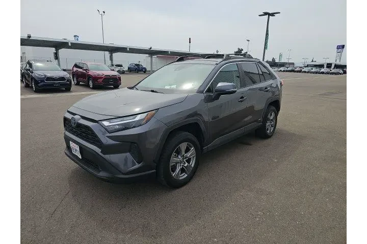 $27500 : Toyota RAV4 Hybrid 2022 AWD image 3