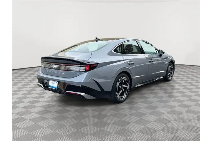 $20705 : Hyundai SONATA 2024 SEL 4dr image 3