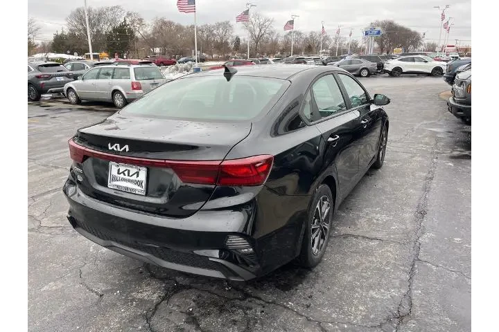 $16988 : Kia Forte 2024 LXS 4dr Sedan image 5