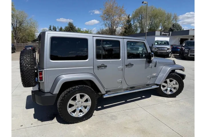$20999 : 2014 Wrangler Unlimited Sahara image 4