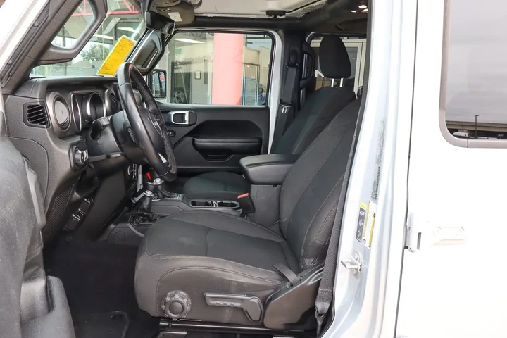 $33988 : 2022 Wrangler Unlimited Willy image 7