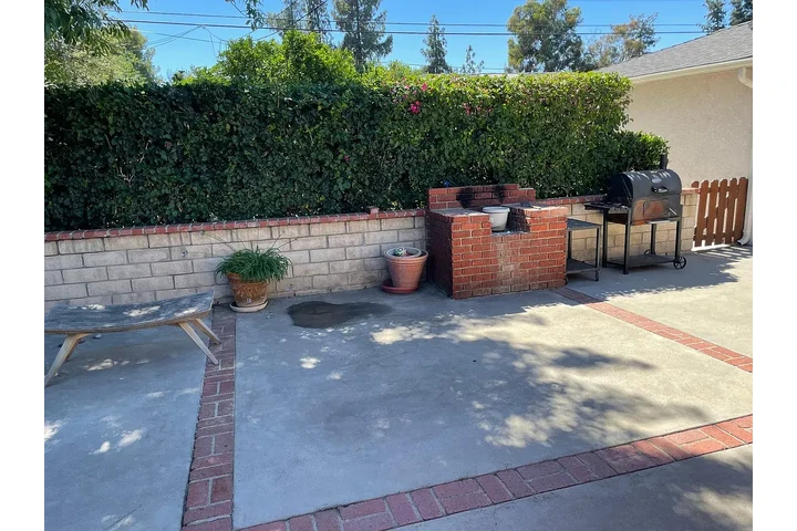 $1200 : Van Nuys Renta image 5