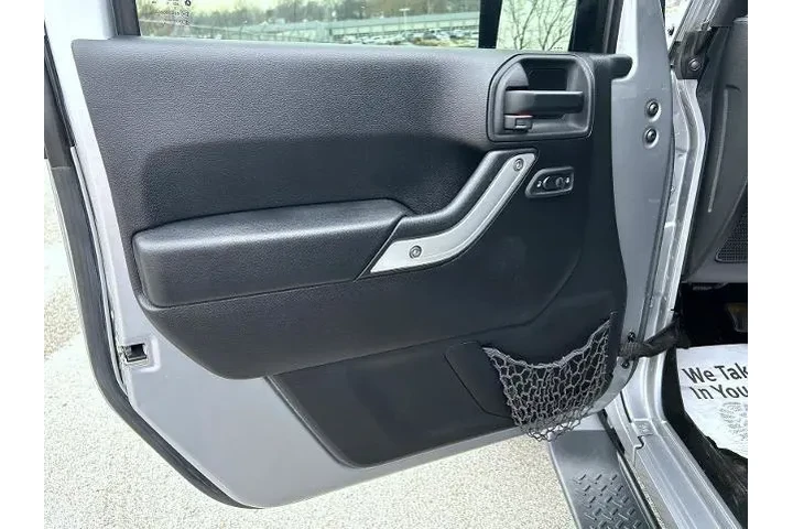 $24995 : Jeep Wrangler Unlimited 2015 image 9