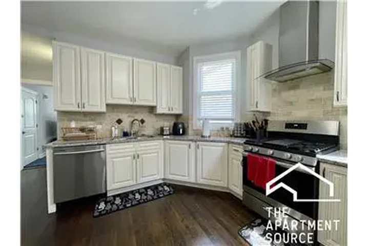 $2595 : Rental property with 2 bedro image 7