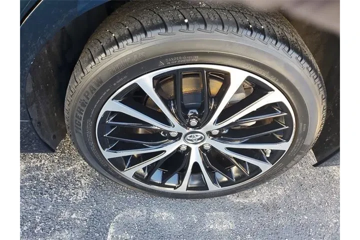 $15990 : Toyota Camry 2018 SE 4dr Sed image 7