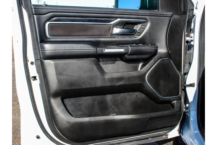 $39990 : Ram 1500 2023 4x4 Laramie 4d image 8