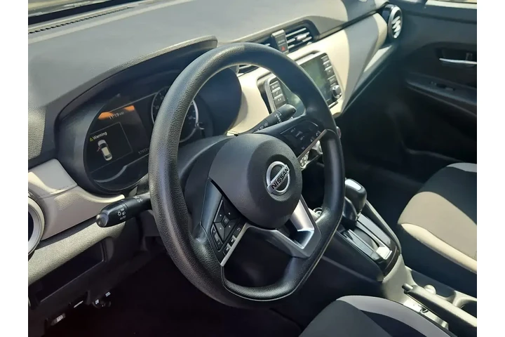 $14500 : Nissan Versa 2021 SV 4dr Sed image 2