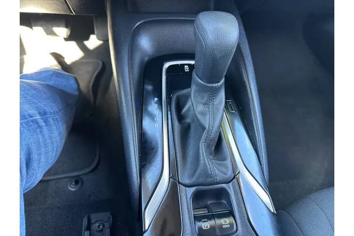 $17995 : 2020 Corolla LE image 10