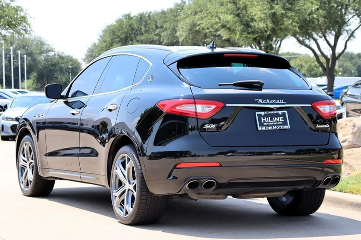 $25797 : 2019 Levante S image 10