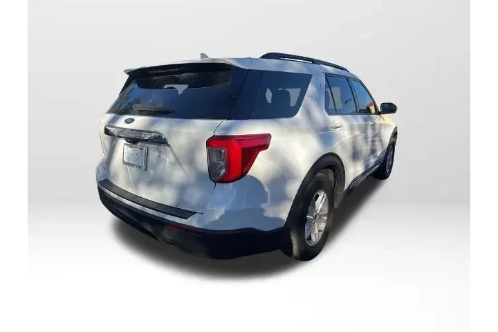 $27212 : Ford Explorer 2023 XLT 4dr S image 4