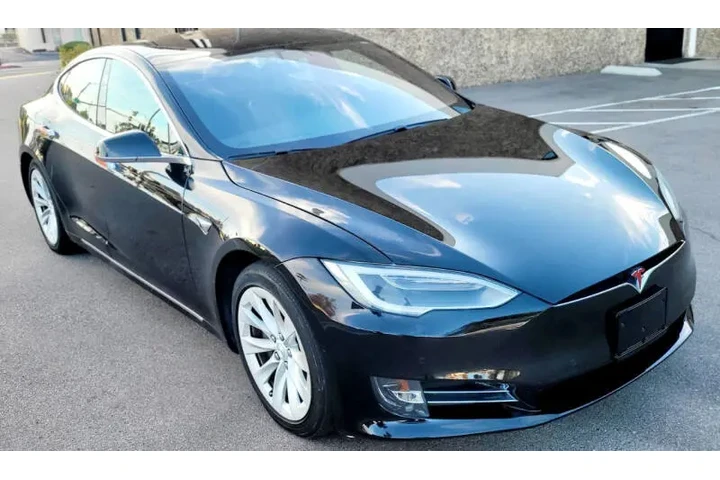$29950 : 2018 Model S 75D image 8