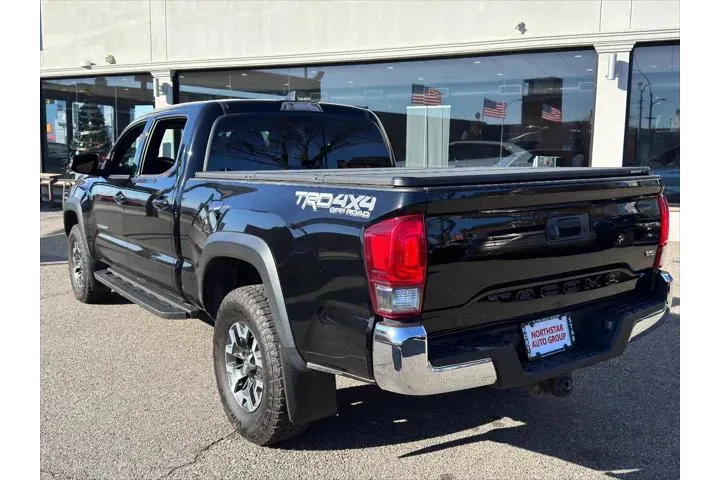 $26895 : Toyota Tacoma 2017 4x4 TRD O image 6
