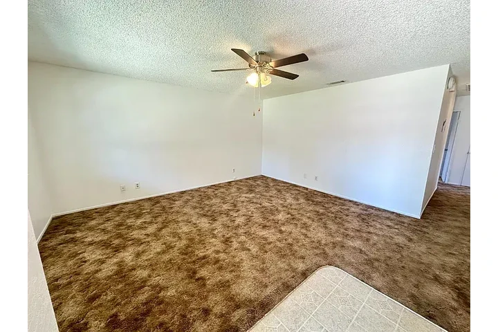 $2000 : CHARMING SINGLE FAM HOME image 4