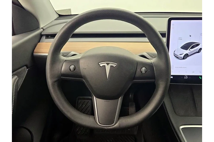 $29998 : Tesla Model Y 2021 AWD Long image 10