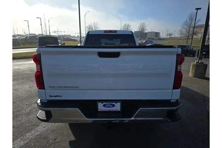 $27600 : Chevrolet Silverado 1500 202 image 4