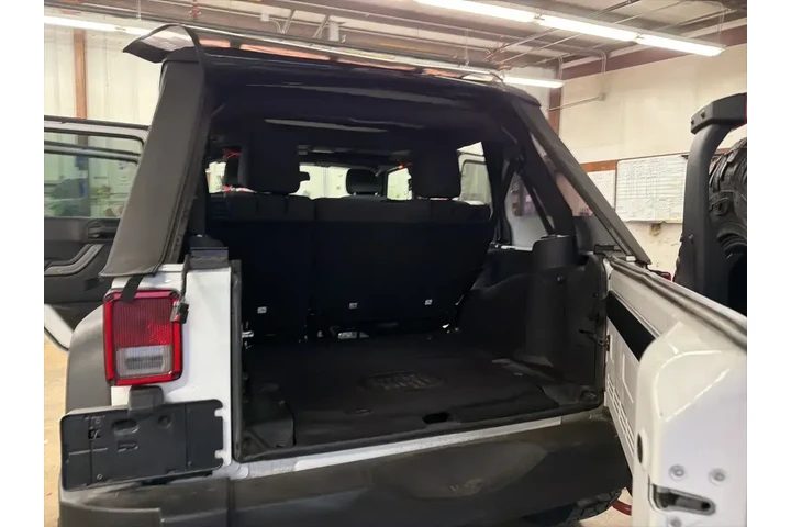 $20877 : Jeep Wrangler Unlimited 2016 image 9