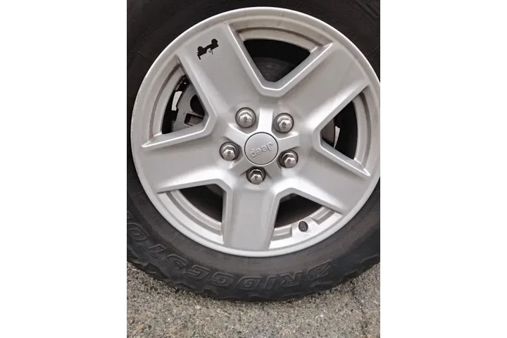 $30988 : Jeep Gladiator 2021 4x4 Spor image 2