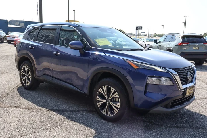 $18788 : 2023 Rogue SV image 3