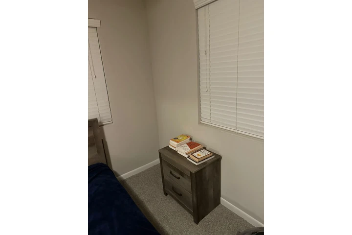 $1100 : Furniture (like new) image 5