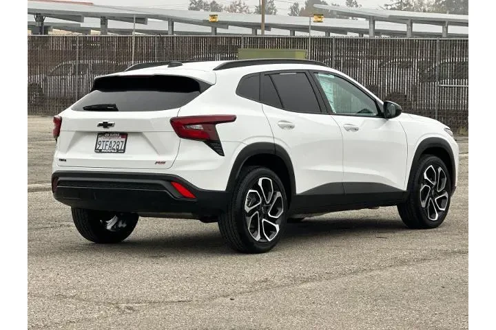 $25990 : Chevrolet Trax 2025 RS 4dr C image 3