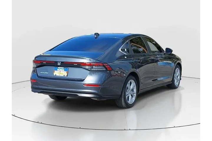 $24600 : Honda Accord 2024 LX 4dr Sed image 5