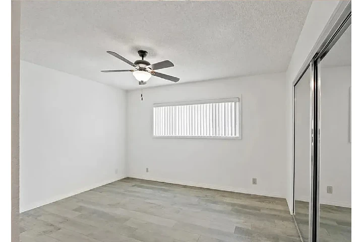 $1000 : Hard Wood Flooring 2 Bath image 3