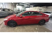 $17501 : Hyundai ELANTRA 2022 SEL 4dr thumbnail