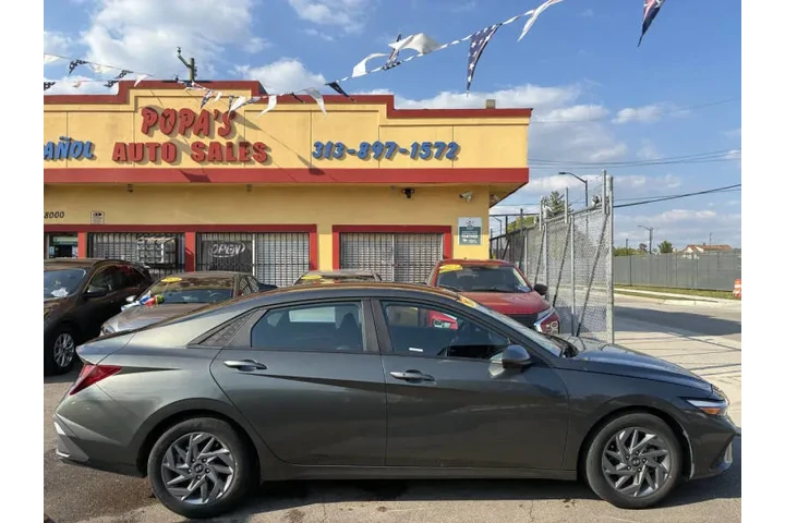 2024 Elantra SEL image 6