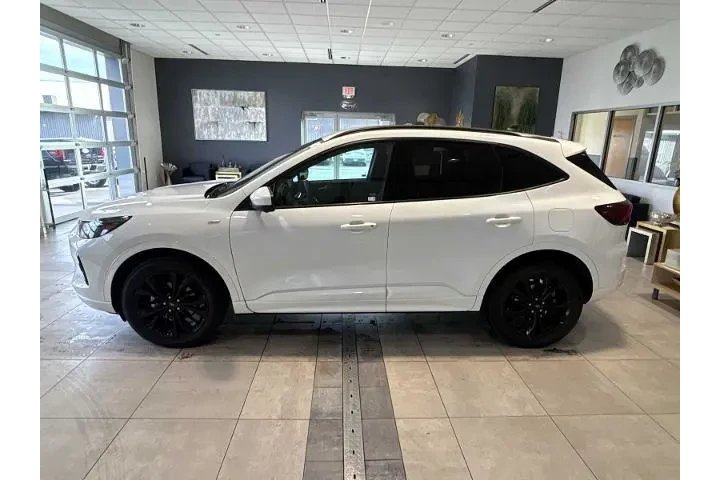$28398 : Ford Escape 2023 AWD ST-Line image 6
