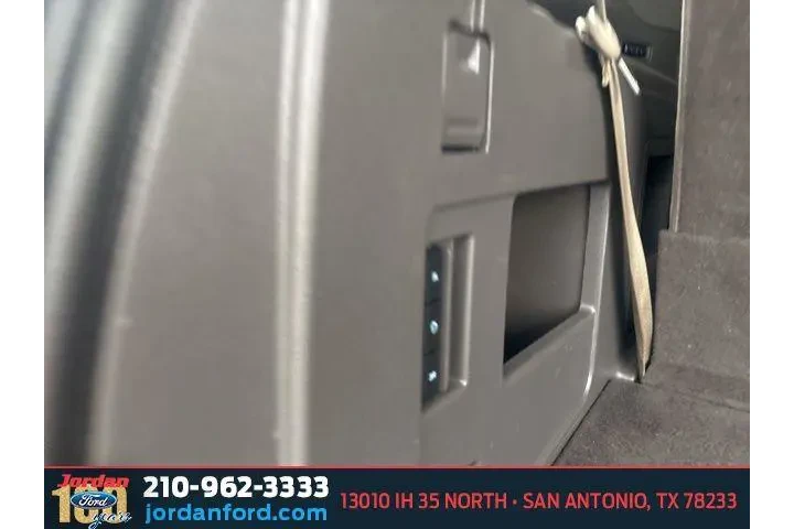 $27895 : Ford Expedition 2021 4x2 XLT image 9