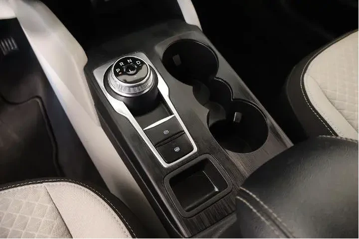 $18835 : Ford Escape 2023 AWD Active image 9