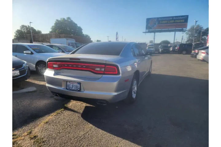 $9999 : 2012 Charger SE image 9