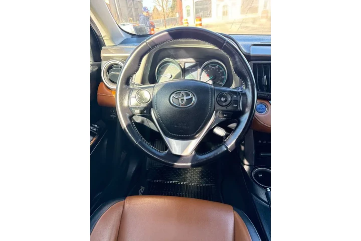 $18995 : 2016 RAV4 Hybrid Limited image 9