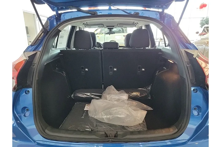$21925 : Nissan Kicks 2024 S 4dr Cros image 8