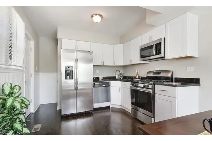 $2000 : HOME FOR RENT IN CHICAGO IL image 9