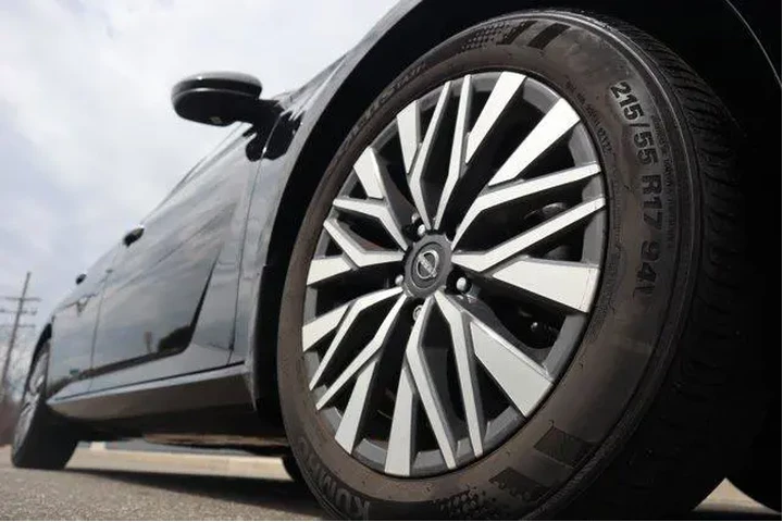 $18348 : Nissan Altima 2024 2.5 SV 4d image 9