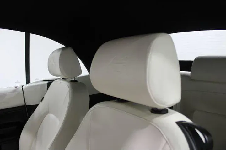 $11910 : Volkswagen New Beetle Conver image 5