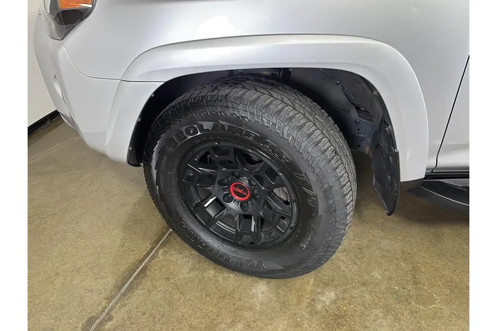 $40299 : Silver Certified 2022 4Runner image 5