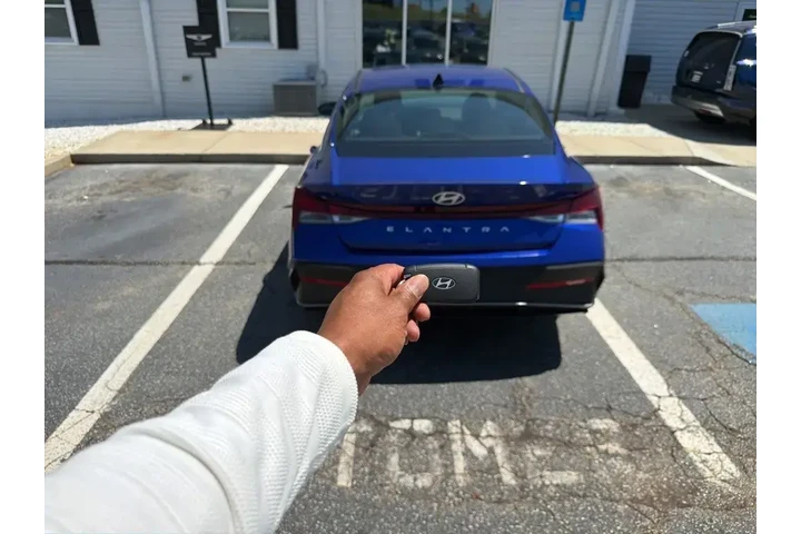 $21191 : Hyundai ELANTRA 2025 SE 4dr image 4