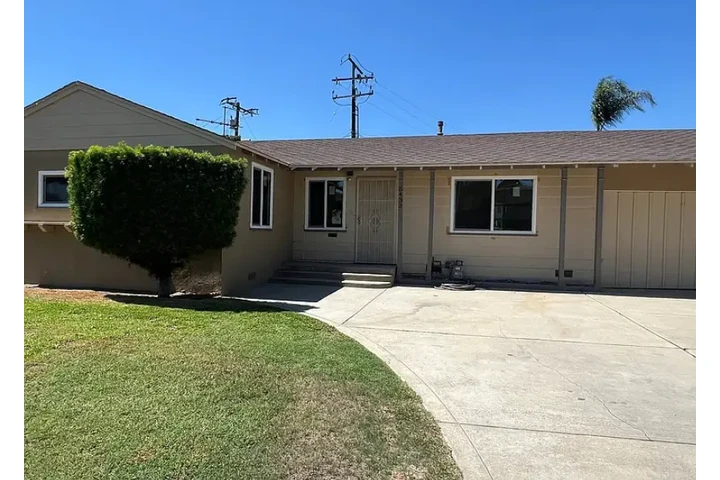 $2725 : ^* ALL UTILITIES INCLUDED *^ image 1