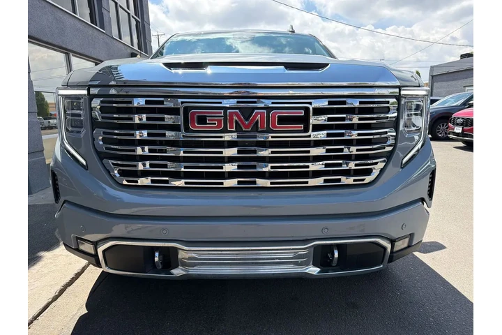 $46995 : 2025 GMC Sierra 1500 4WD Crew image 8