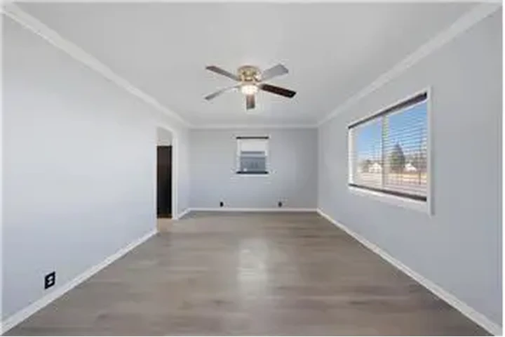 $1000 : Rental property with 2 bedro image 4