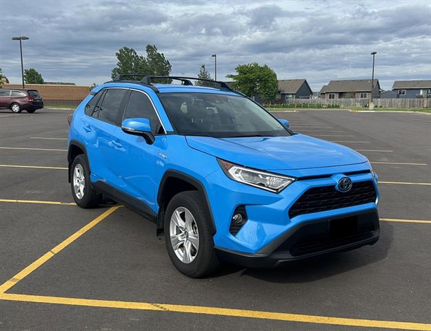 $14900 : 2020 Toyota RAV4 XLE Hybrid image 1