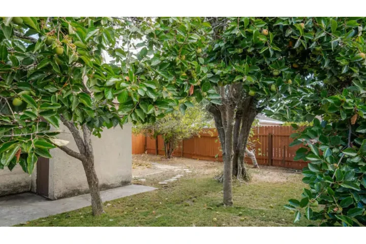 $3995 : 606 South St, Glendale, CA 912 image 10