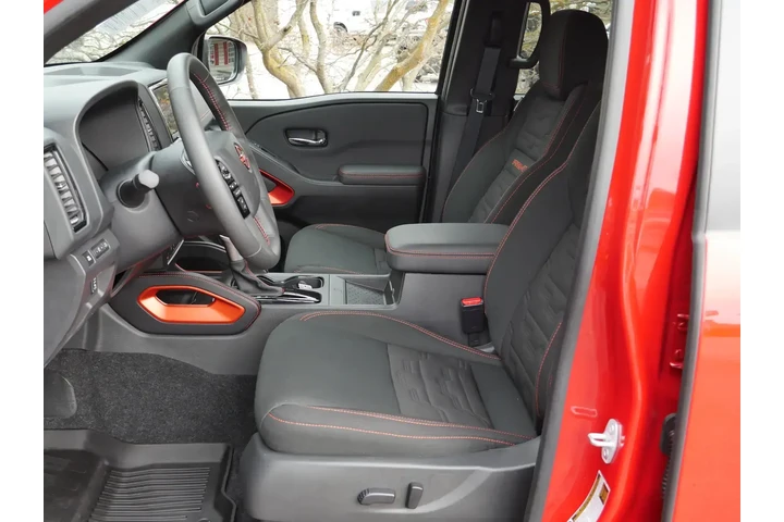 $39987 : Nissan Frontier 2024 4x4 S 4 image 8