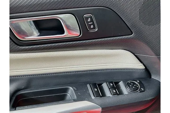 $33975 : Ford Mustang 2024 EcoBoost P image 9