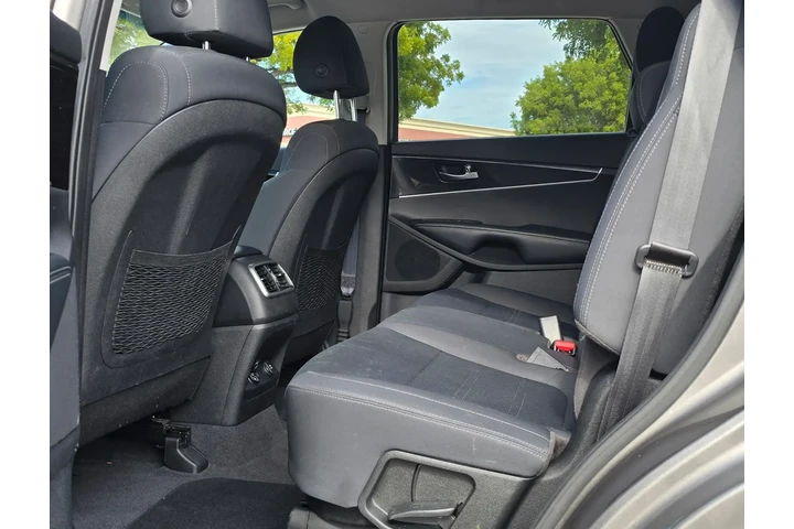 $11999 : KIA SORENTO image 7