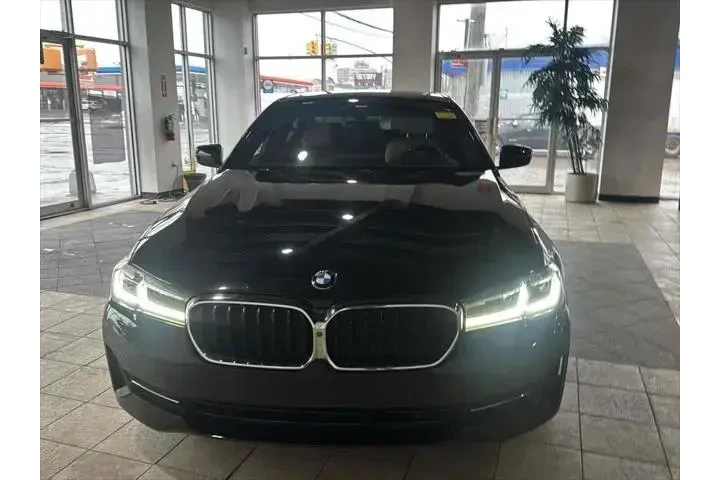 $17995 : BMW 5 Series 2021 AWD 530i x image 2