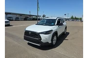 $32900 : Toyota Corolla Cross 2026 LE thumbnail