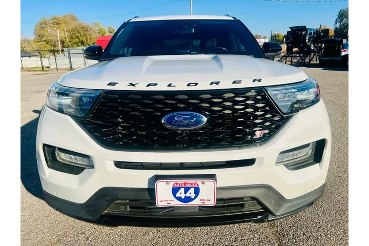 $25995 : 2020 Explorer ST AWD image 2